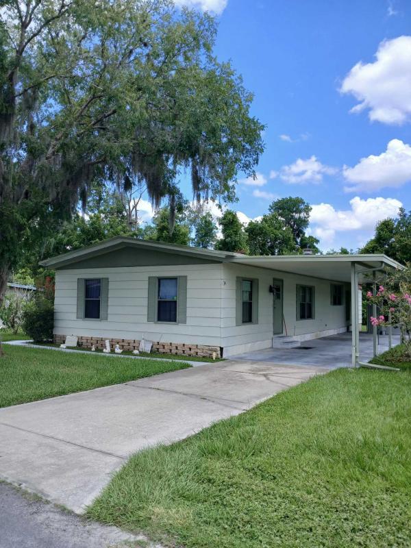 Photo 1 of 2 of home located at 34 Rose Drive Fruitland Park, FL 34731