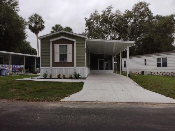 Photo 1 of 2 of home located at 35155 Watersedge Drive Fruitland Park, FL 34731