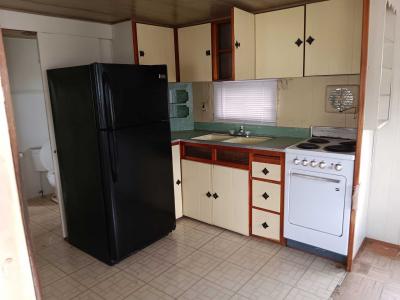 Photo 5 of 8 of home located at 7403 46th Avenue North Lot 142 Saint Petersburg, FL 33709