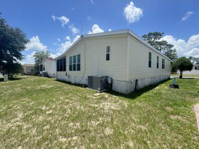 Photo 4 of 20 of home located at 909 SE Lilliam Street Crystal River, FL 34429