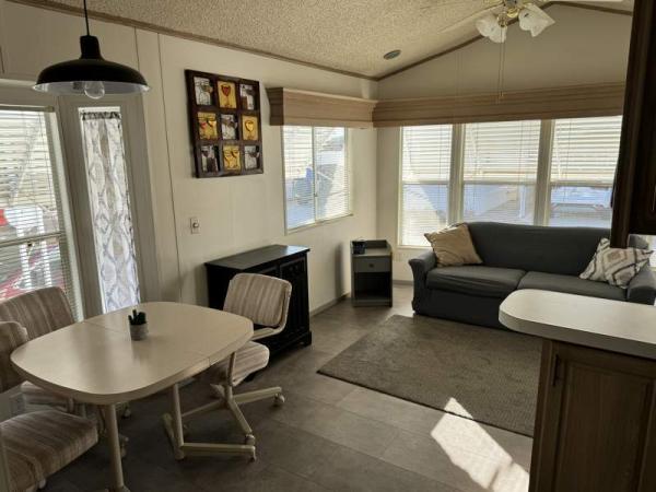 1992 Park Manufactured Home