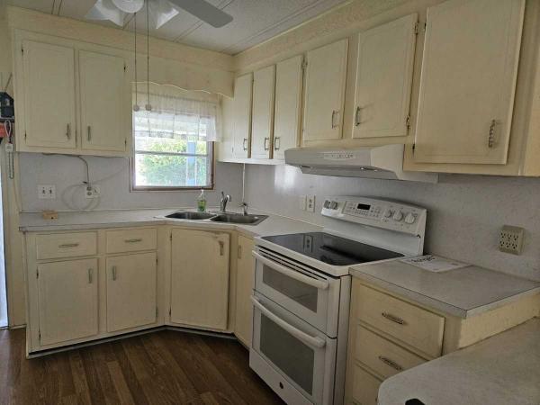 1975 IMPE Manufactured Home