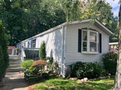 Mobile Home at 46265 La Crosse Dr Macomb, MI 48044