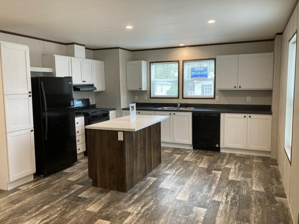 2025 Champion Home Builders, Inc. mobile Home