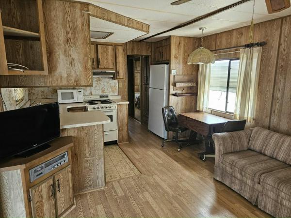 1985 Mecca Maverick Mobile Home