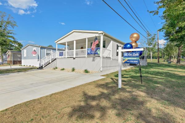 Photo 1 of 2 of home located at 108 Harness Cove Dothan, AL 36303