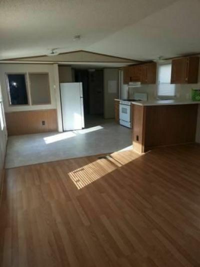 Mobile Home at 802 E County Line Road #153 Des Moines, IA 50320