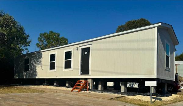 2024 Clayton 35MYO16562AH24 Mobile Home