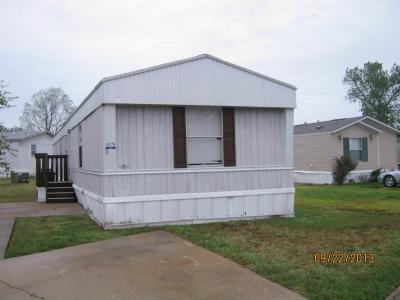 Mobile Home at 2390 W Moore Avenue #H17 Terrell, TX 75160