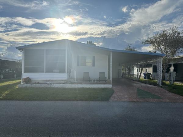 Photo 1 of 2 of home located at 140 Barry Dr Lakeland, FL 33803