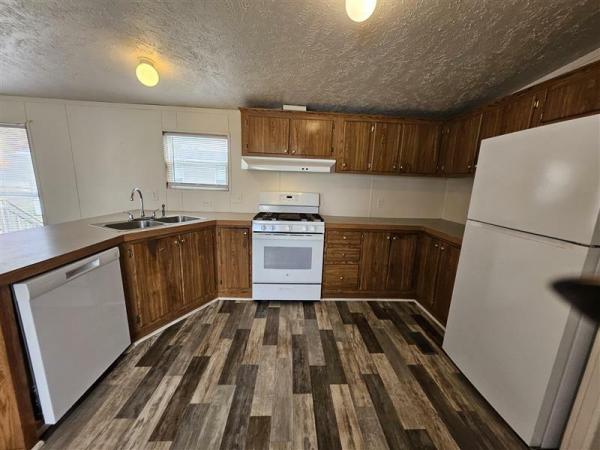 2001 Four Seasons Mobile Home For Sale