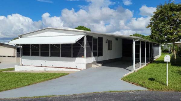 Photo 1 of 2 of home located at 104 Baywood Drive Dundee, FL 33838