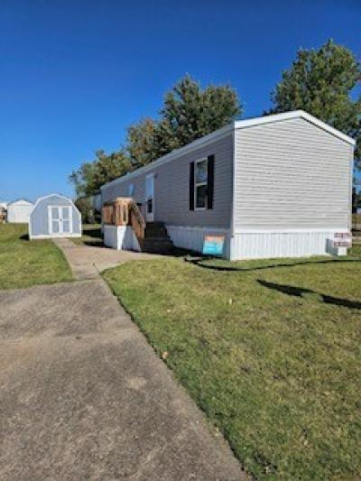 Mobile Home at 4637 SE South Village Parkway, Topeka, KS 66609