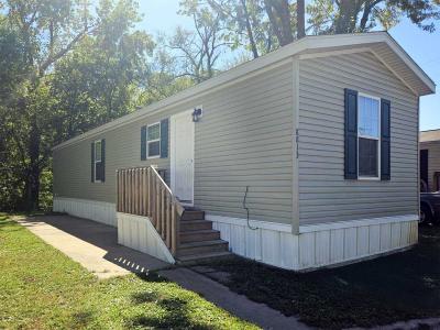 Mobile Home at 8813 E 19th St Lot 128 Kansas City, MO 64126