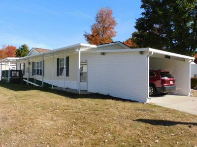 Mobile Home at 1686 Hidden Trail Sanford, MI 48657