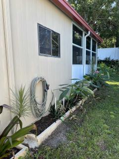 Photo 4 of 25 of home located at 795 County Rd 1, Lot 208 Palm Harbor, FL 34683