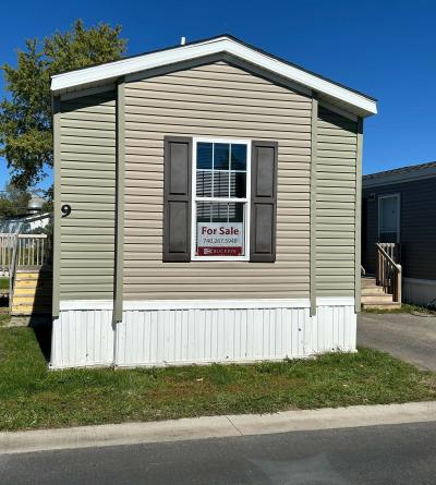 Mobile Home at 10694  East St Rt 762, #9 #9M Lockbourne, OH 43137