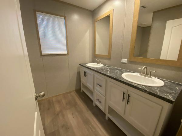 2022 Clayton Homes Inc Epic Experience Mobile Home