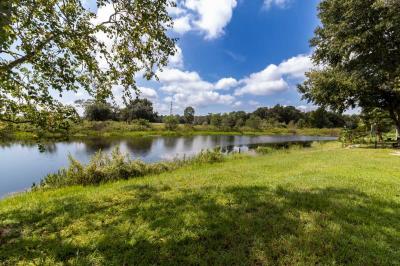 Photo 2 of 8 of home located at 252 Lakeside Garden Circle Lake Wales, FL 33859