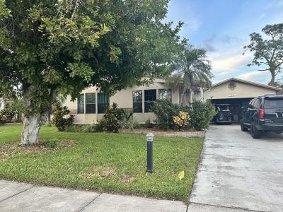 Mobile Home at 5218 Las Palmas Norte North Fort Myers, FL 33903