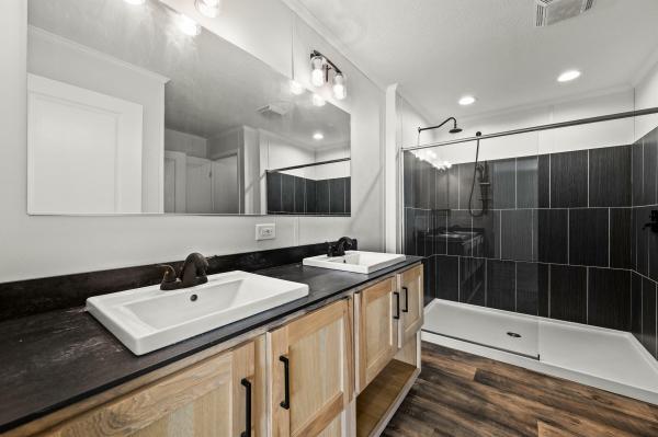 2024 Colony 124 4450  Home