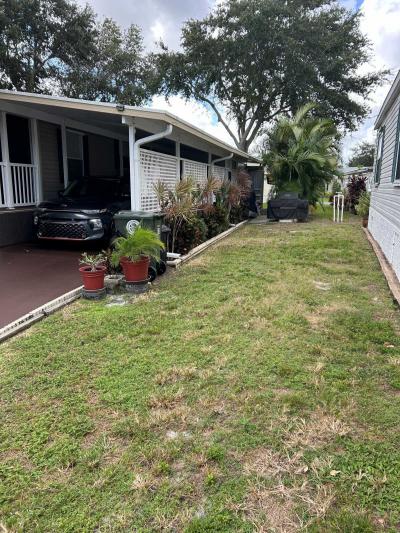 Photo 5 of 29 of home located at 6961 NW 43rd Ave. B3 Coconut Creek, FL 33073