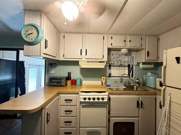 1984 HOME Manufactured Home