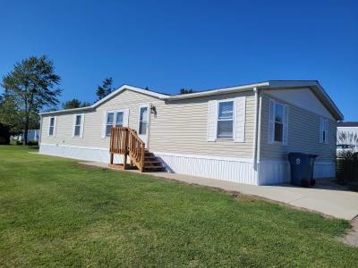 Mobile Home at 8000 Warren Woods Rd Lot#37 Three Oaks, MI 49128