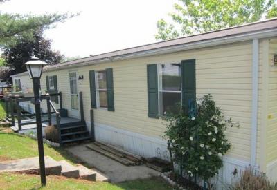 Mobile Home at 813 Wisteria Dr Ephrata, PA 17522