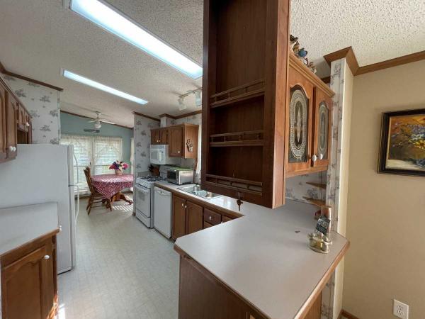 1996 Commodore WESTBROOK Manufactured Home