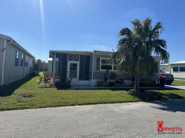 Photo 1 of 2 of home located at 324 Hague Drive Ellenton, FL 34222