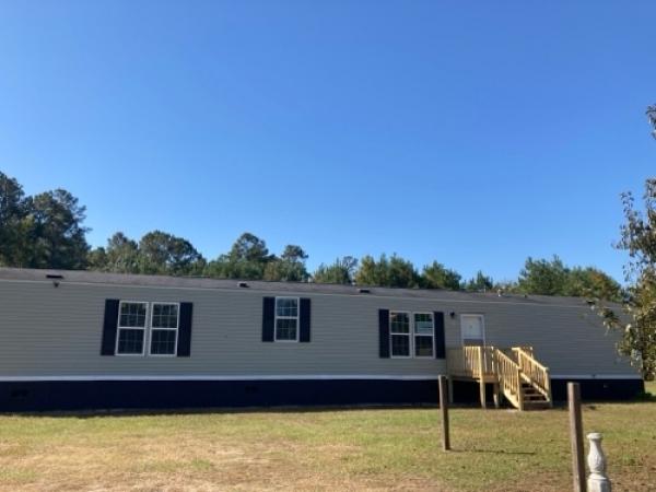 2014 57SPD1676 Mobile Home For Sale