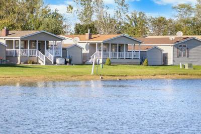 Mobile Home at 29087 Meadow Gibraltar, MI 48173