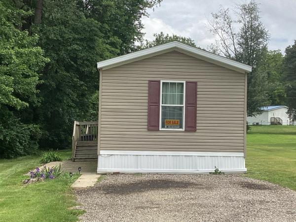 Photo 1 of 2 of home located at 53182 Pine Dr. Middlebury, IN 46540