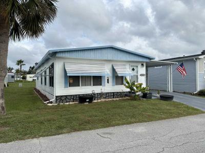 Photo 2 of 32 of home located at 13141 Lemon Ave Grand Island, FL 32735