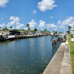 Photo 5 of 14 of home located at 18675 U.s Hwy 19 N. Lot 235 Clearwater, FL 33764