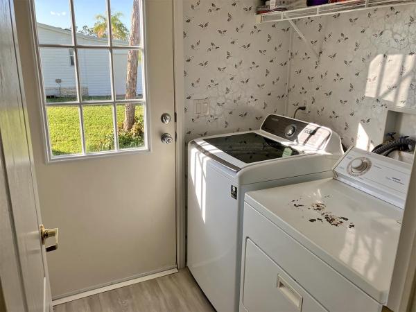 1998 Palm Harbor Manufactured Home