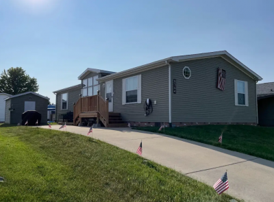 Mobile Home at 8364 Bloomsbury Cir Northville, MI 48167