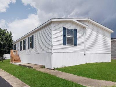 Mobile Home at 1204 Blueberry Ln Lot 184 Burton, MI 48529