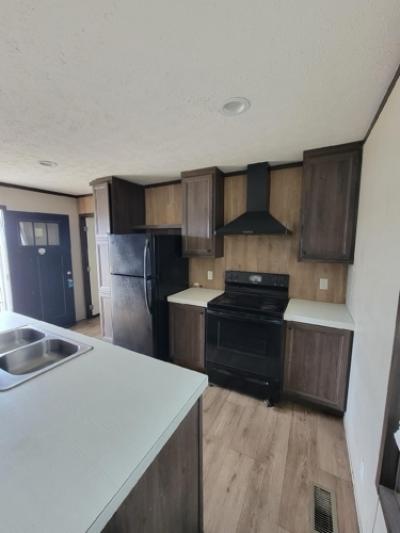 Photo 4 of 18 of home located at 14258 Airline Hwy Gonzales, LA 70737