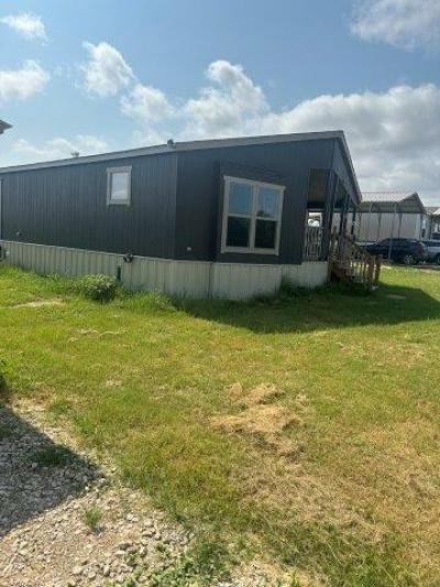 Mobile Home at 154 Firefly Dr Springtown, TX 76082