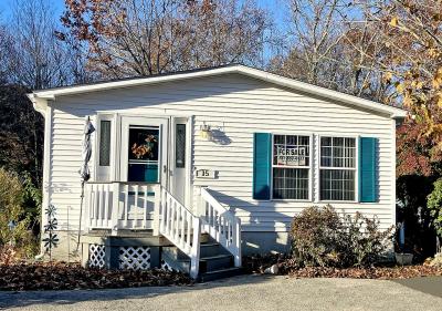 Mobile Home at 15 Leisurewoods Drive Rockland, MA 02370