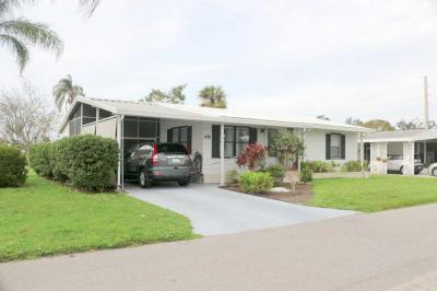 Mobile Home at 5226 Camelot Dr E Sarasota, FL 34233