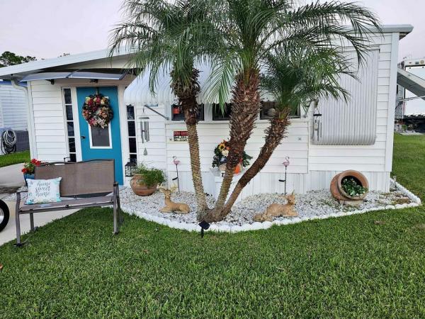 Photo 1 of 2 of home located at 3666 Andrew Circle Lot# T03 Avon Park, FL 33825