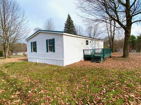 1992 Pine Grove Mfg. Homes 704 Manufactured Home