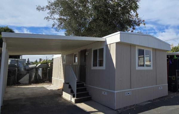 1981 COMMODORE Mobile Home For Sale