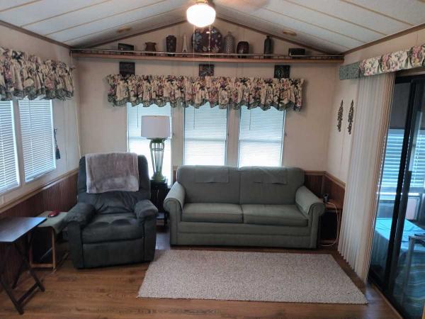 1988 Manufactured Home