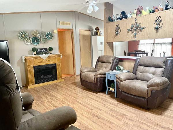 1999 Lakepointe Manufactured Home