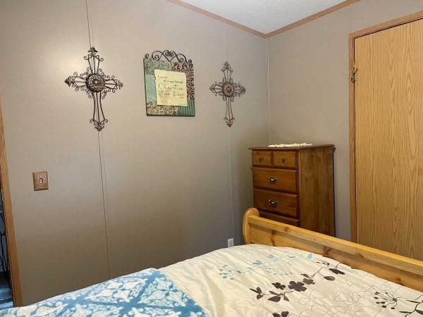 1999 Lakepointe Manufactured Home