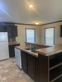 2015 Adventure 18 4423S-M    Home